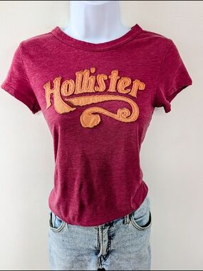 Hollister Y2K Women's Vintage Logo Crewneck Tee - Burgundy